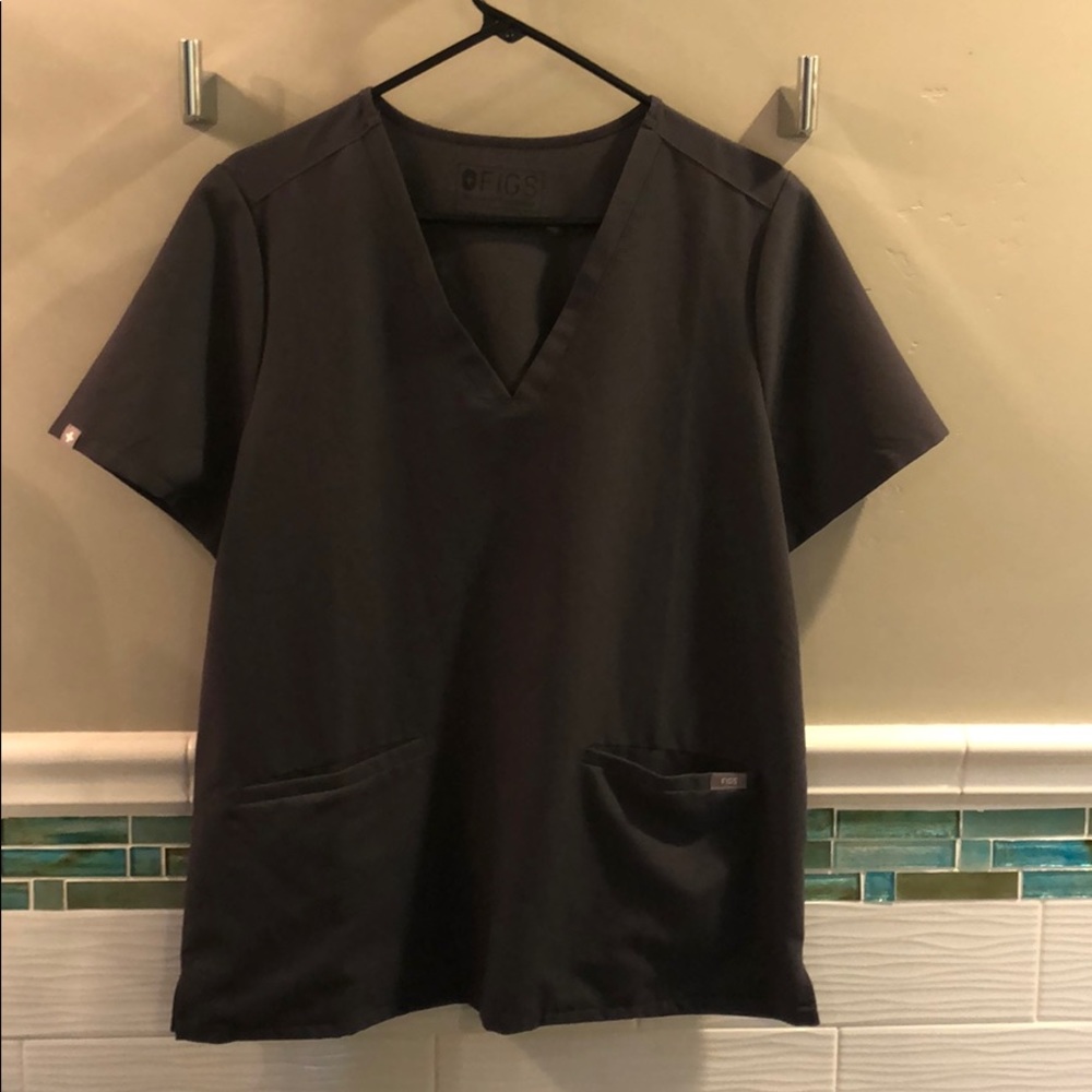 Figs Charcoal Casma Scrub Top